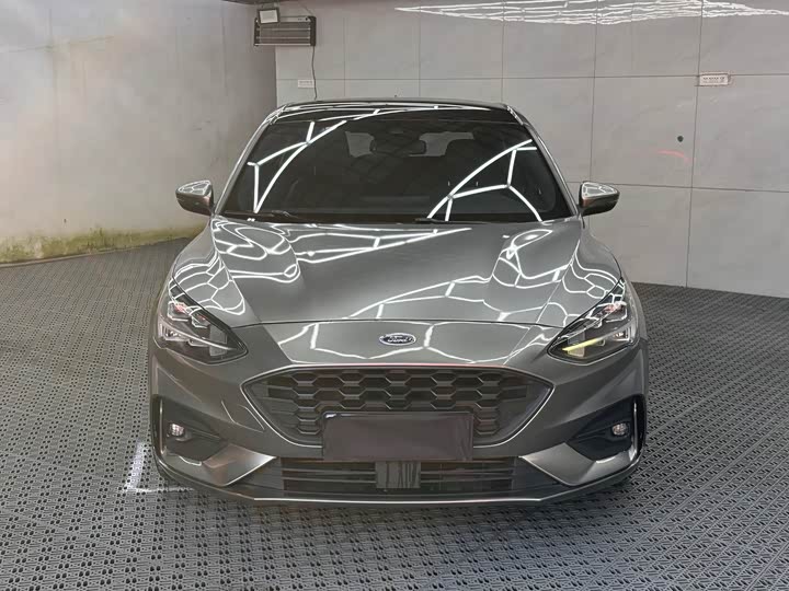 Ford Focus 2021 2021款 两厢 EcoBoost 180 自动ST Line