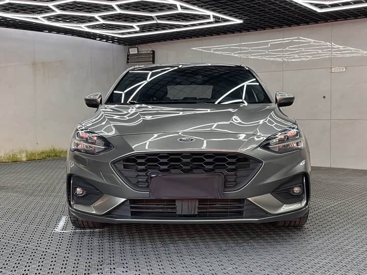 Ford Focus 2021 2021款 两厢 EcoBoost 180 自动ST Line
