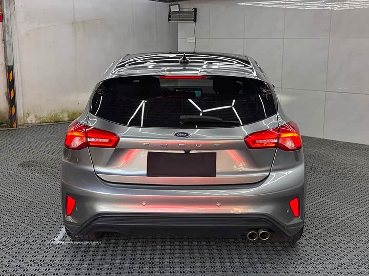 Ford Focus 2021 2021款 两厢 EcoBoost 180 自动ST Line
