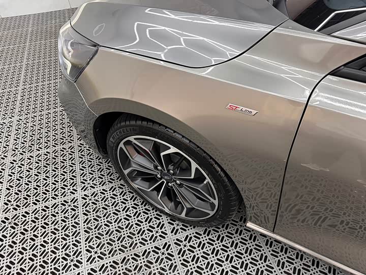 Ford Focus 2021 2021款 两厢 EcoBoost 180 自动ST Line