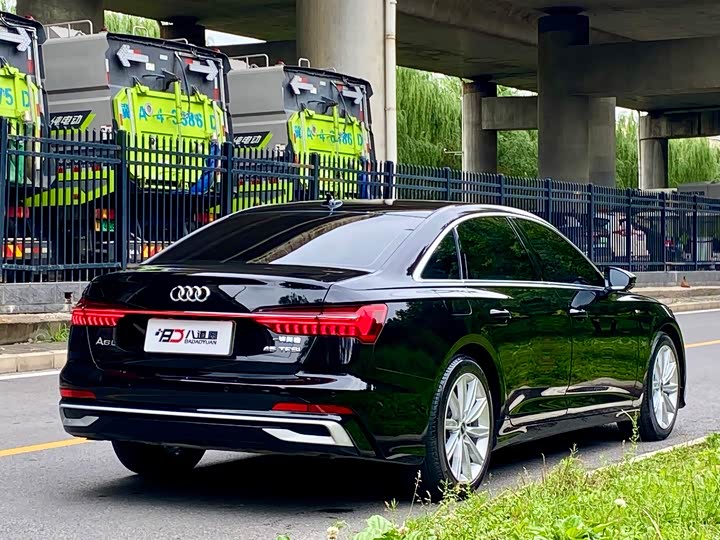 Zdjęcie 4 - Audi A6L