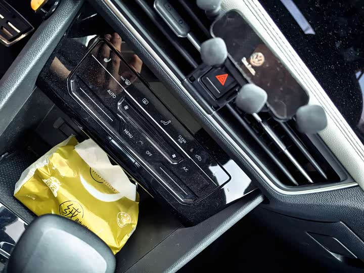 Фото 7 - Volkswagen Tiguan L Pro