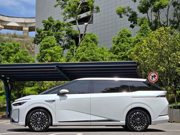 2026 XPeng X9