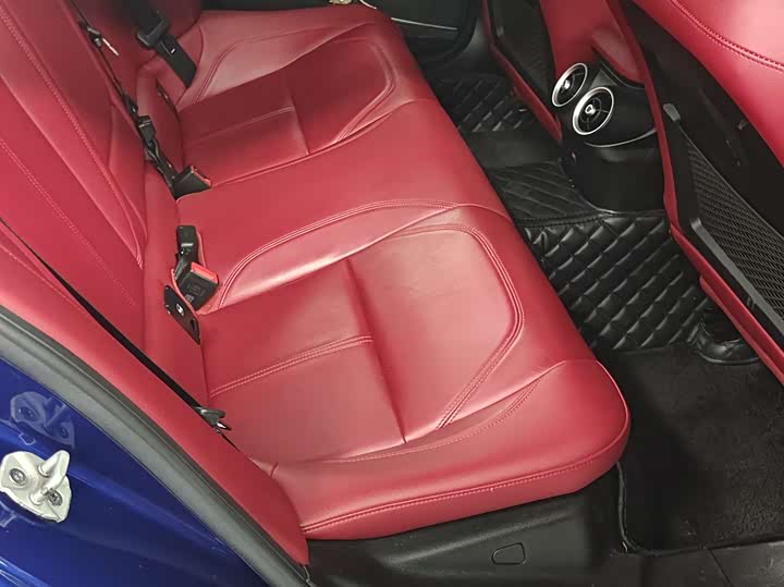 Alfa Romeo Giulia 2021 2021款 2.0T 280HP 豪华版