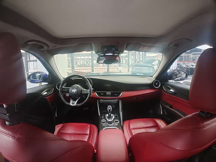 Alfa Romeo Giulia 2021 2021款 2.0T 280HP 豪华版