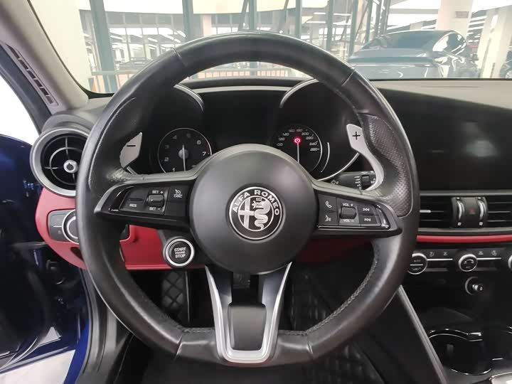 Alfa Romeo Giulia 2021 2021款 2.0T 280HP 豪华版