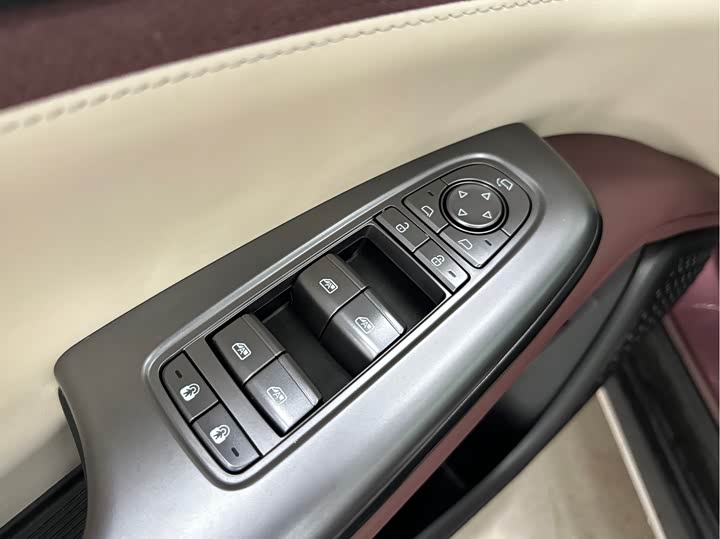 BYD Seal 07 DM-i Hybrid 2025 2025款 智驾版 DM-i 1.5L 125km 豪华型