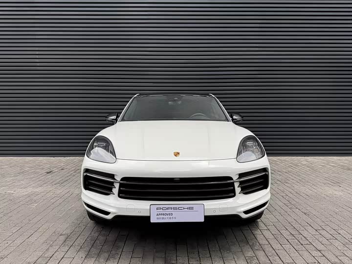 Photo 3 - Porsche Cayenne