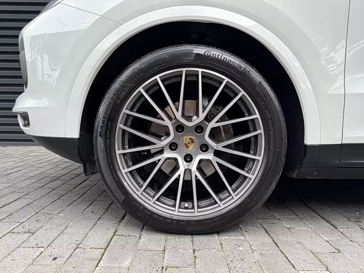 Photo 7 - Porsche Cayenne