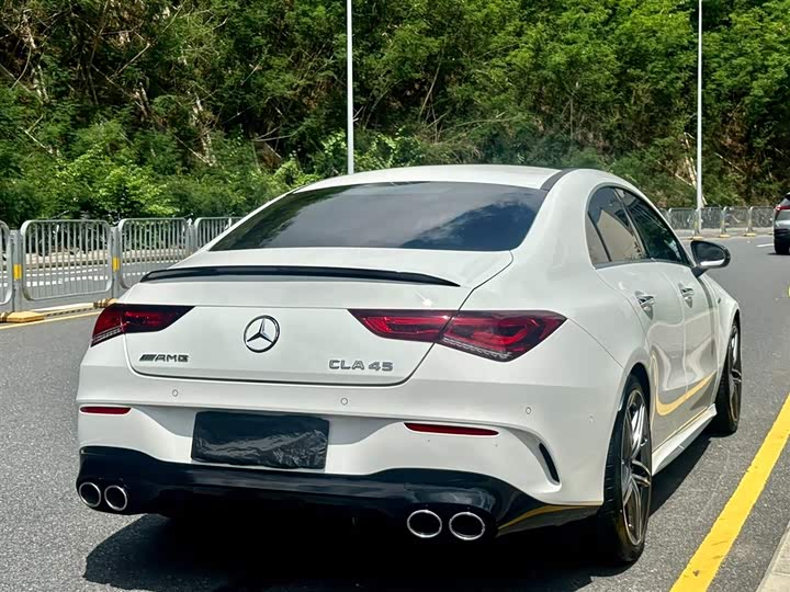 Фото 6 - Mercedes-Benz CLA-Class AMG
