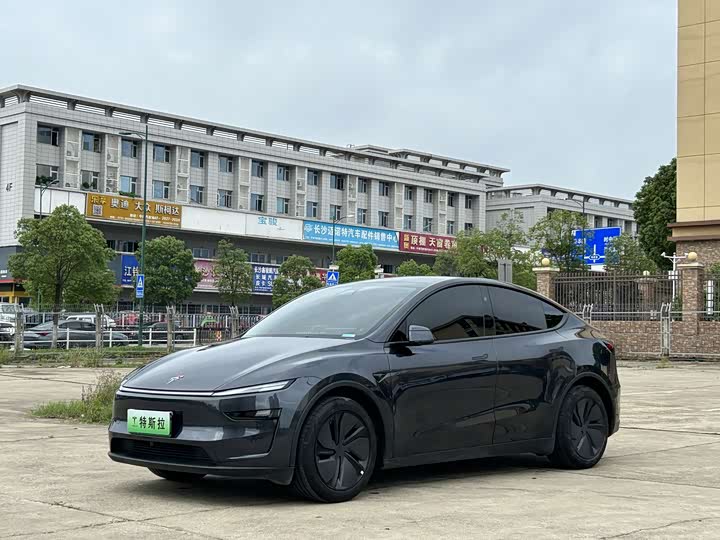 Фото 1 - Tesla Model Y