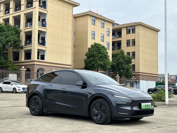 Фото 3 - Tesla Model Y