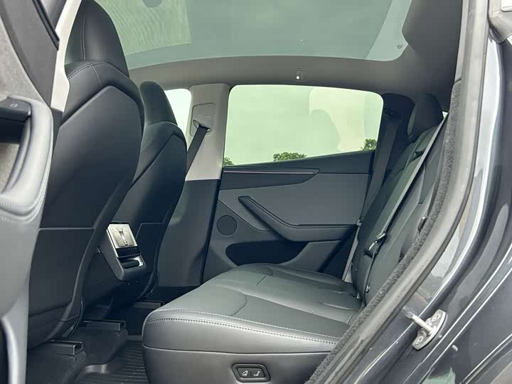Фото 9 - Tesla Model Y