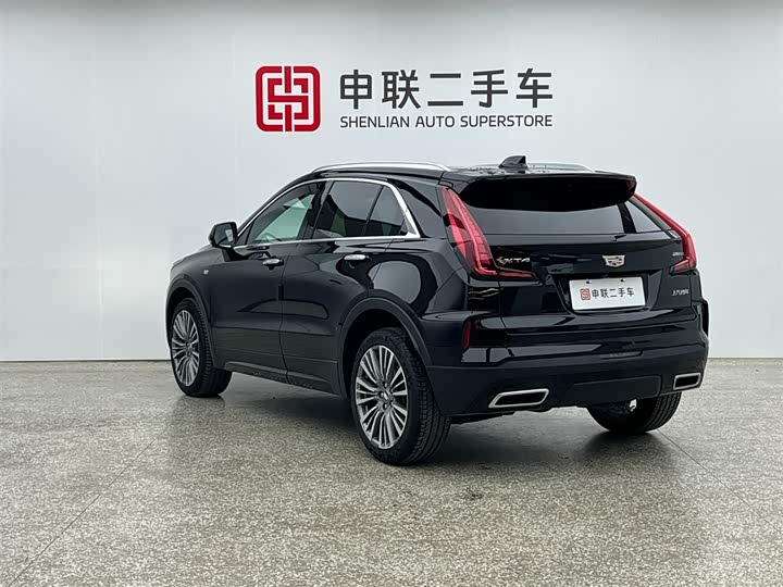 Photo 3 - Cadillac XT4