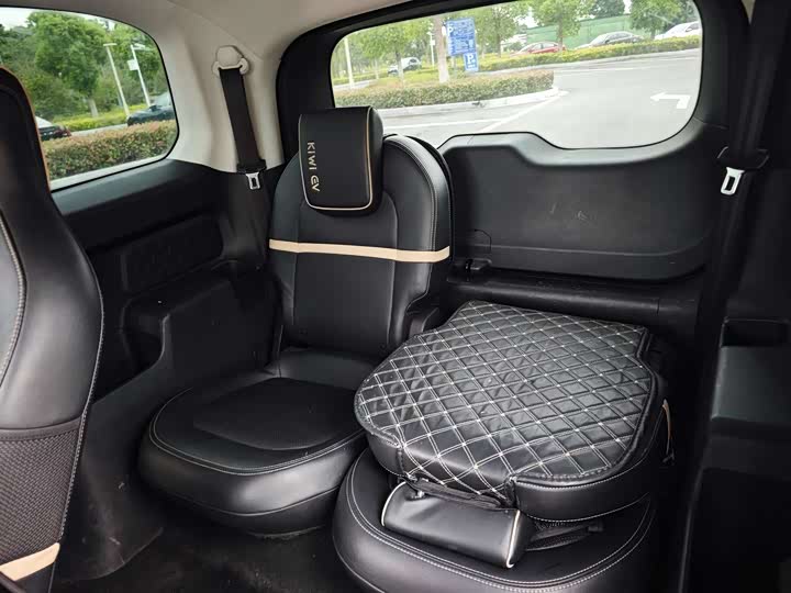 Photo 9 - Baojun KiWi EV