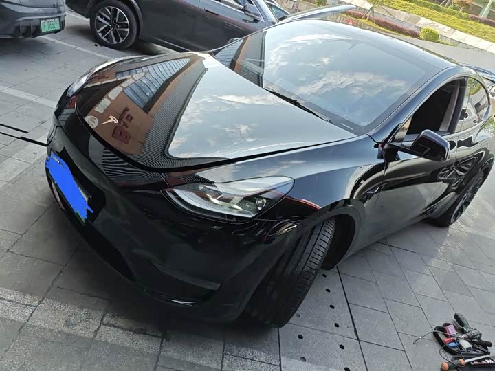 Фото 1 - Tesla Model Y