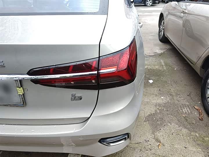 Photo 8 - Roewe i5