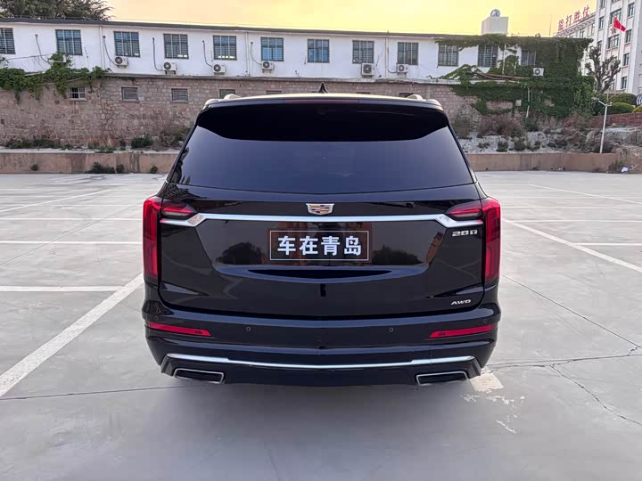 Photo 6 - Cadillac XT6