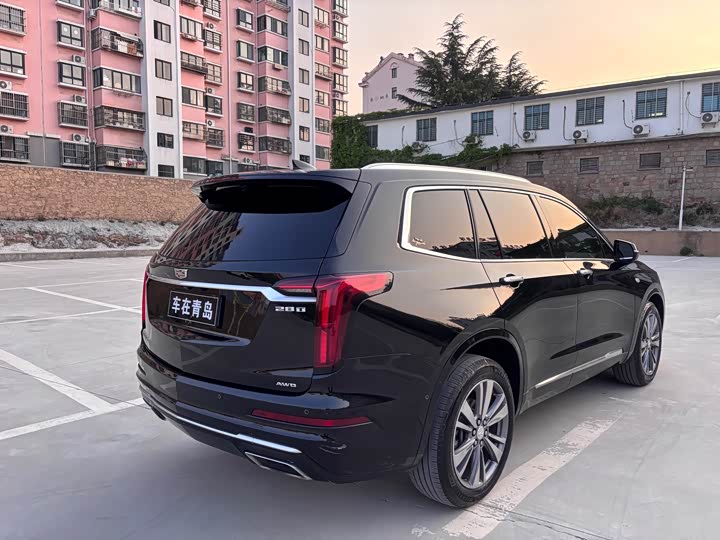Photo 7 - Cadillac XT6