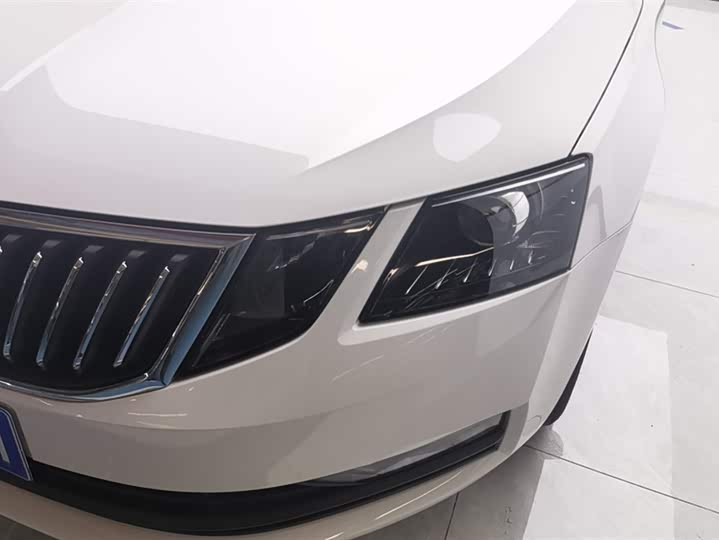 Photo 5 - Skoda Octavia Pro