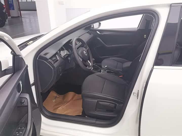 Photo 9 - Skoda Octavia Pro