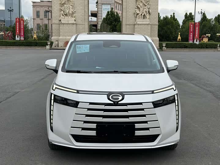 Photo 2 - GAC Trumpchi E8