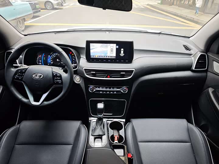 Photo 4 - Hyundai Tucson L