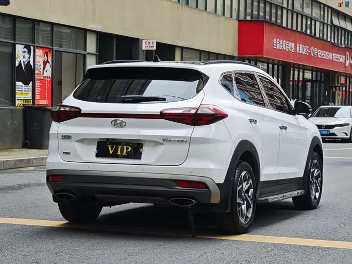 Photo 9 - Hyundai Tucson L