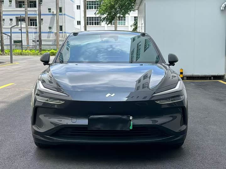 Photo 2 - Nio Onvo L60