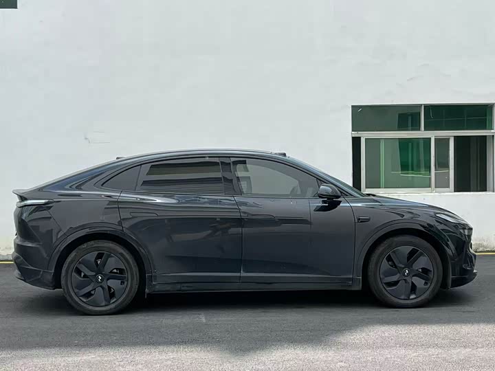 Photo 3 - Nio Onvo L60