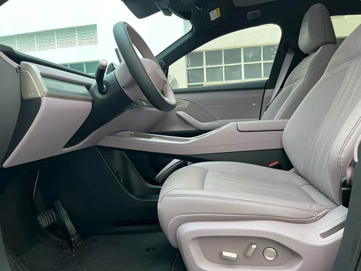 Photo 4 - Nio Onvo L60