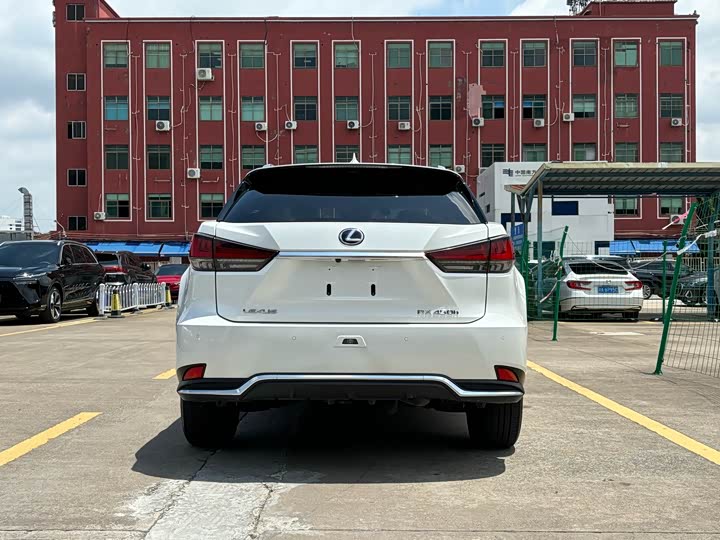 Фото 6 - Lexus RX
