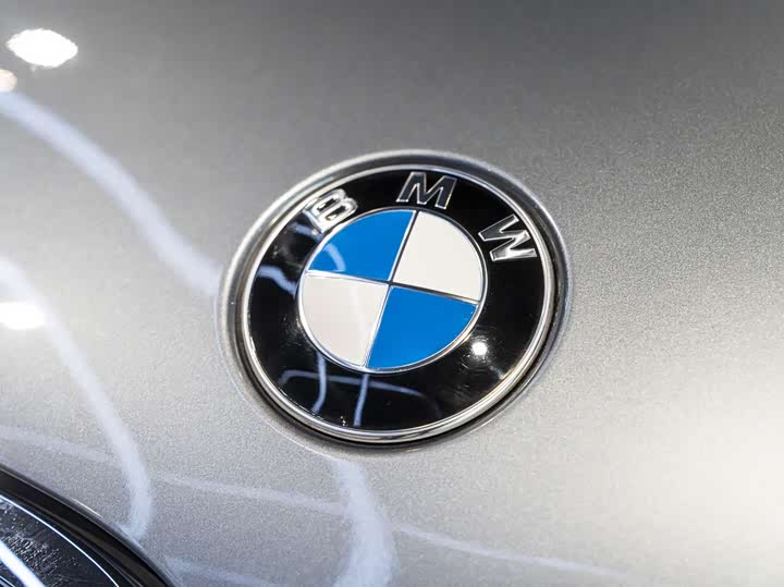 Photo 9 - BMW 8 Series