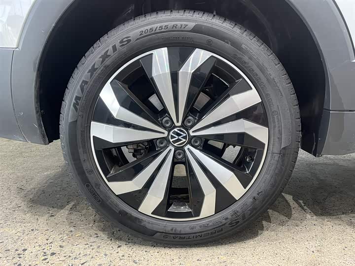 Volkswagen Tharu 2025 2025款 新锐 1.5L 锐意版