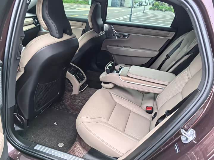 Фото 5 - Volvo S90