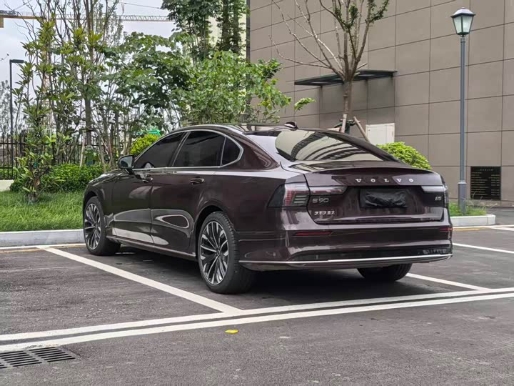 Фото 7 - Volvo S90