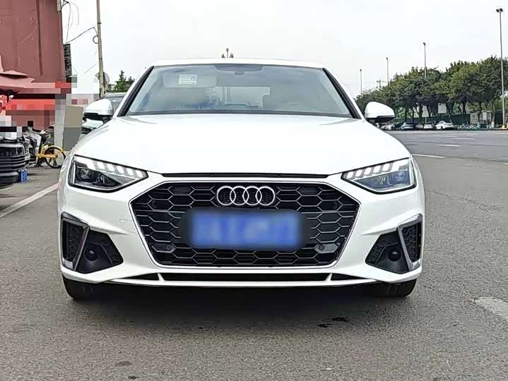 Фото 2 - Audi A4L