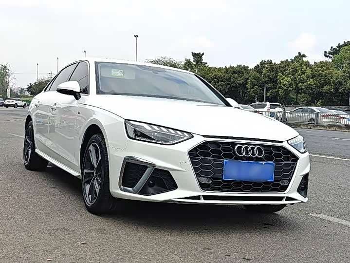 Фото 3 - Audi A4L