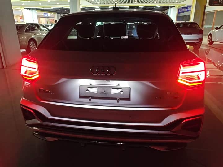 Фото 6 - Audi Q2L