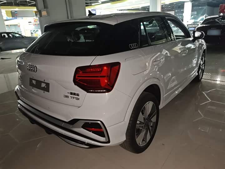 Фото 7 - Audi Q2L
