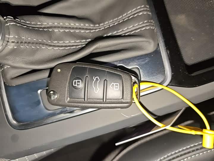 Фото 9 - Audi Q2L