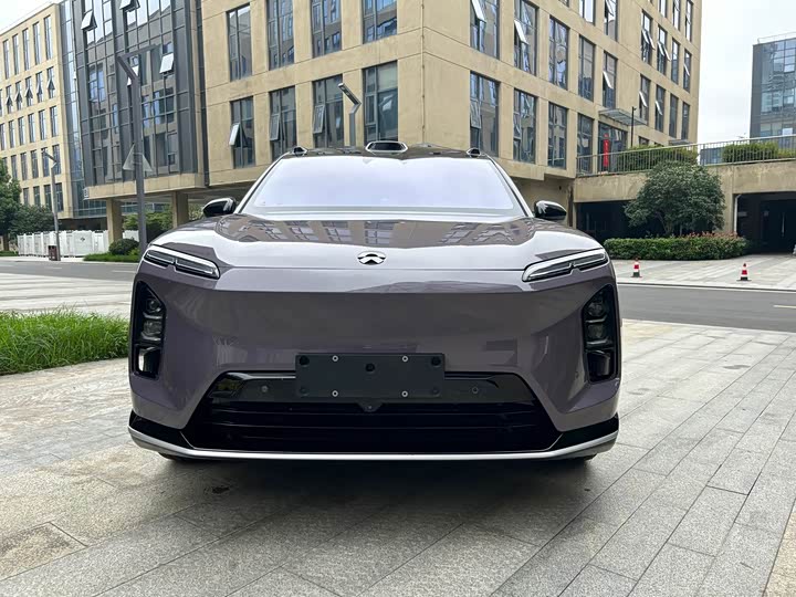 Фото 2 - Nio EC6