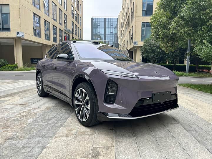 Фото 3 - Nio EC6