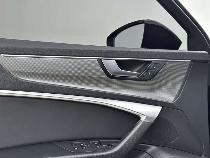 Photo 3 - Audi A6L