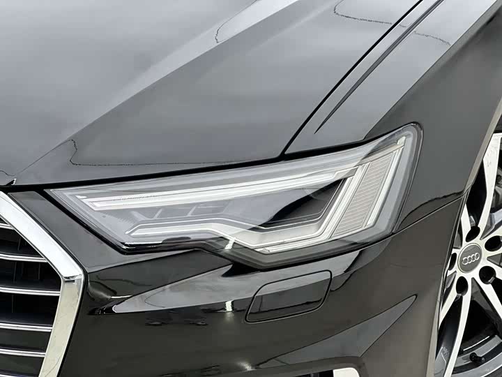 Photo 4 - Audi A6L