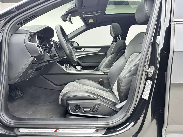 Photo 7 - Audi A6L