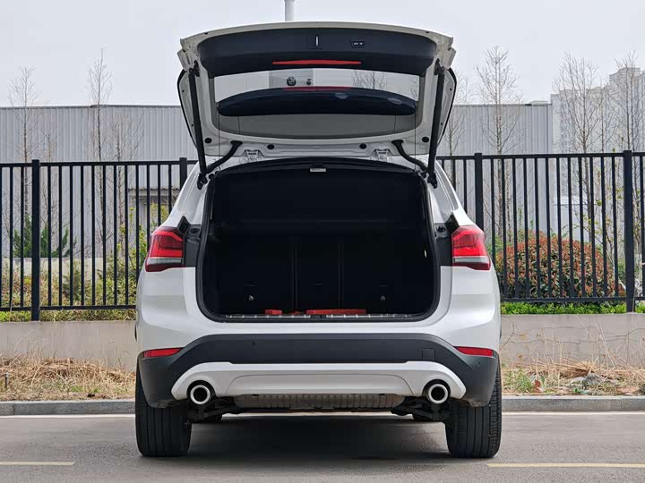 Фото 6 - BMW X1
