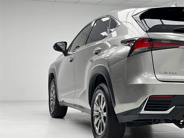 Photo 9 - Lexus NX