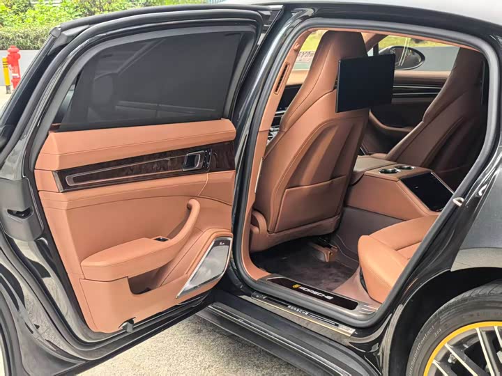 Porsche Panamera Hybrid 2023 2023款 Panamera Turbo S E-Hybrid 行政加长版 4.0T