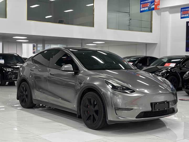 Photo 3 - Tesla Model Y